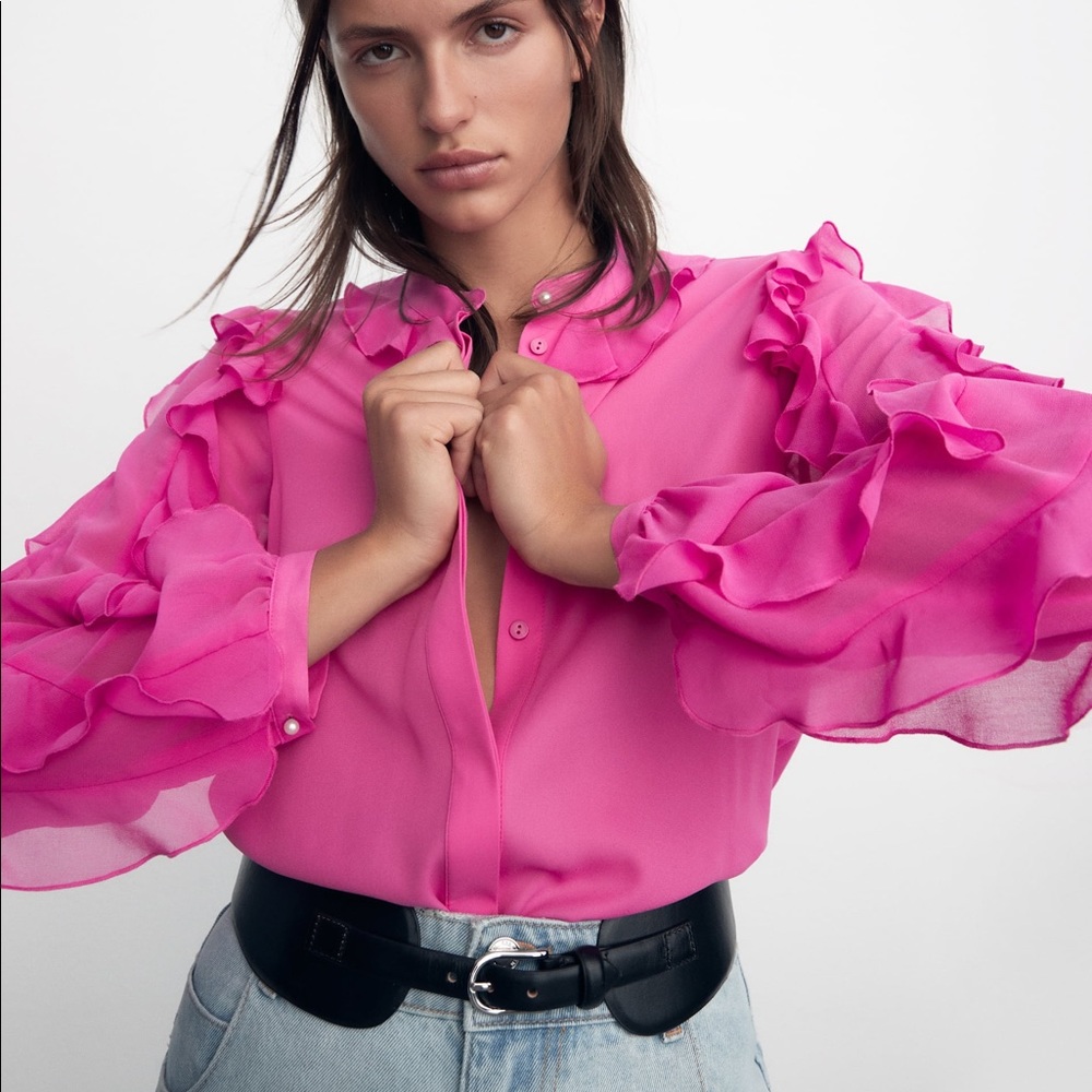 BNWT Zara Pink Ruffled Flowy Blouse Size M